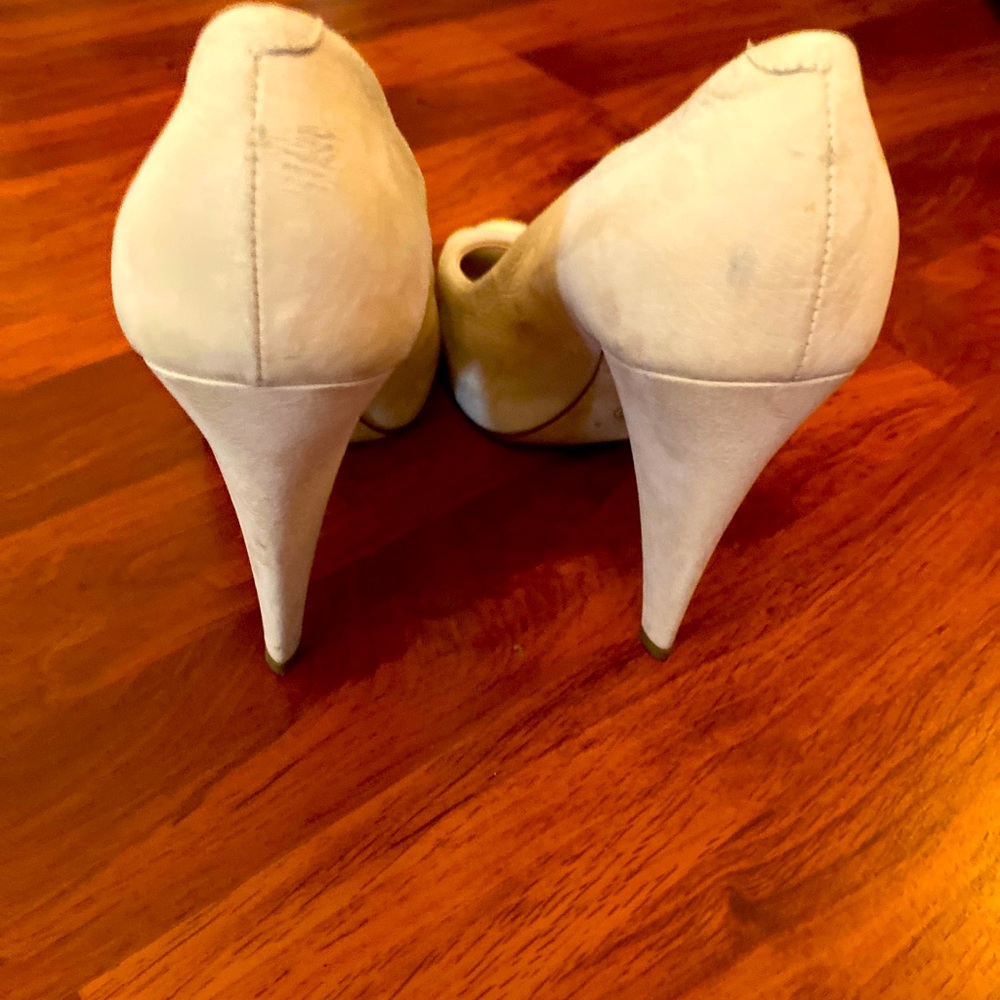 Good condition leader Bally open shoes.